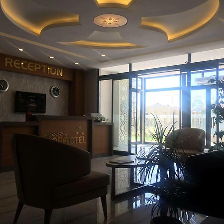 Garden Zara Hotel Restaurant Cafe Exterior foto